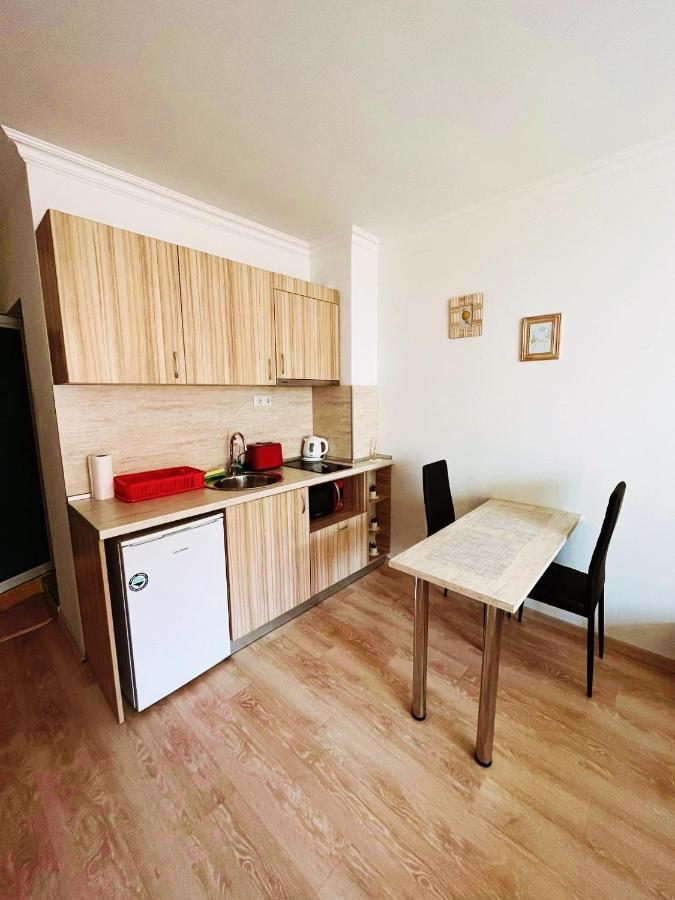 Lovely Studio Apartment On The Beach Burgas Extérieur photo