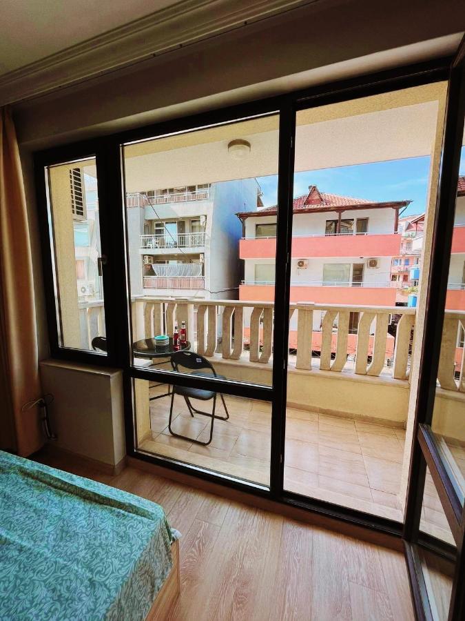 Lovely Studio Apartment On The Beach Burgas Extérieur photo